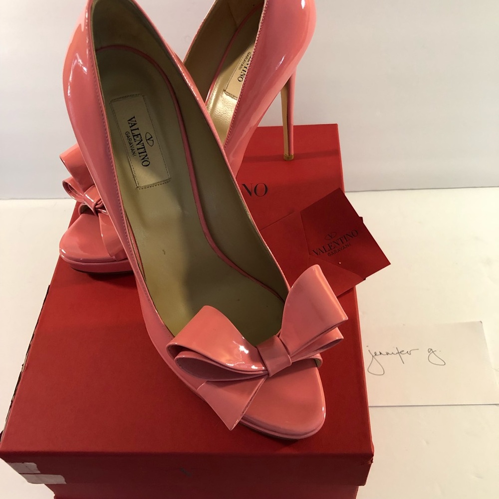 Couture Bow Platform Pump
VALENTINO GARAVANI